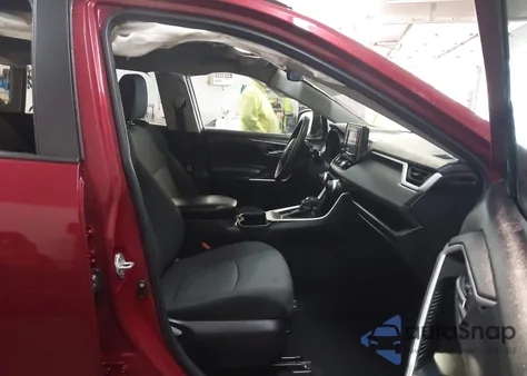 2022 Toyota Rav4 Xle z USA, uszkodzony, nr VIN 2T3P1RFVXNW306984